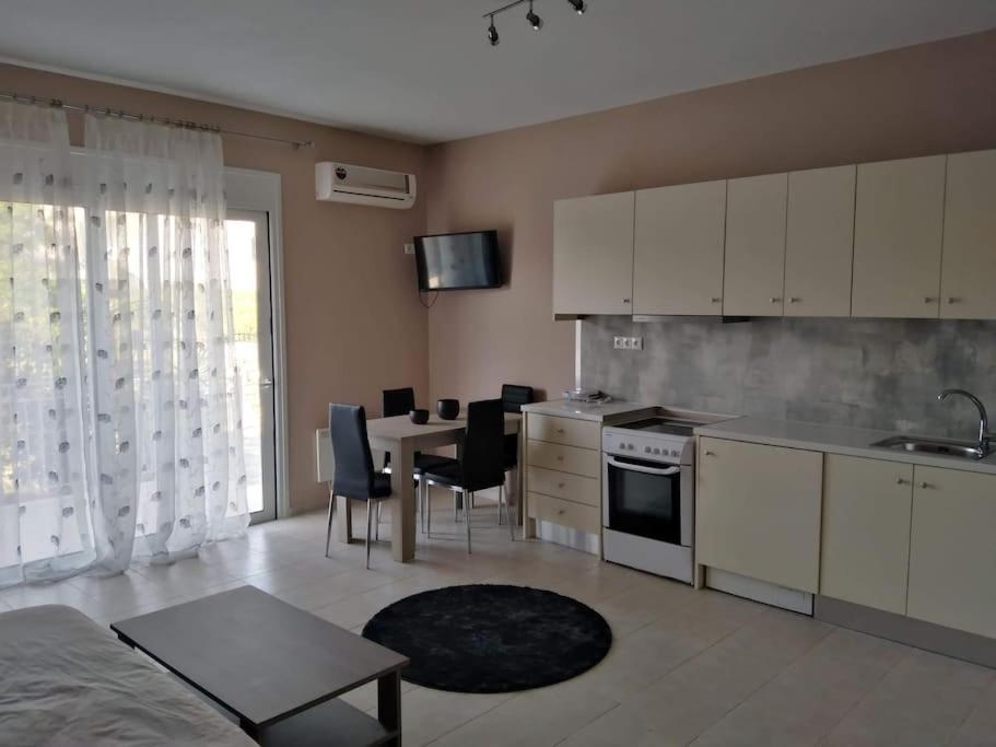 Brand New Spacious Studio Itea Dış mekan fotoğraf